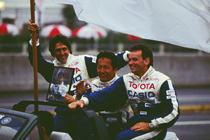 左からP.H.ラファネル、関谷正徳、K.アチソン（1992年）