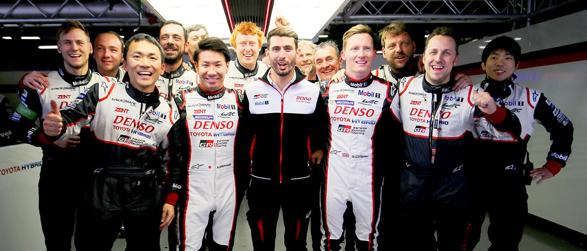 Kamui Kobayashi, José María López, Mike Conway and the mechanics are pleased about the pole position