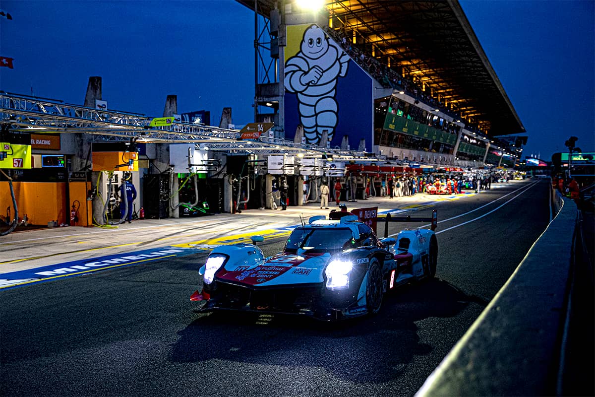 GR010 HYBRID #8 running on pit road