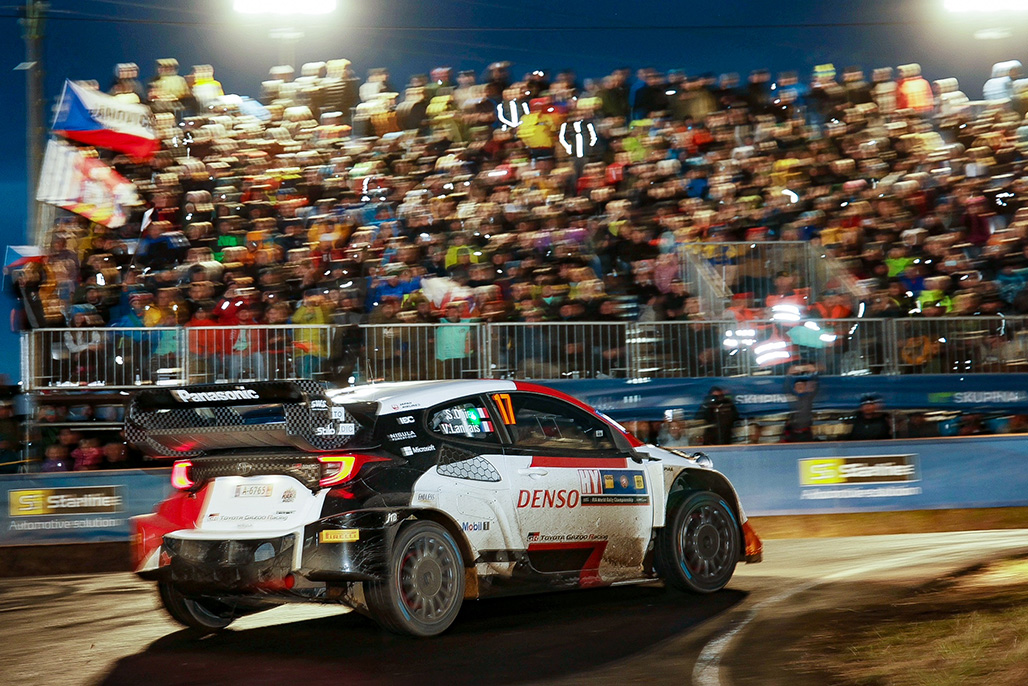 Car 17 (Sébastien Ogier, Vincent Landais)