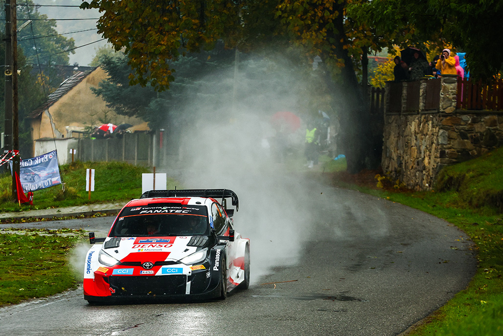 Car 33 (Elfyn Evans, Scott Martin)