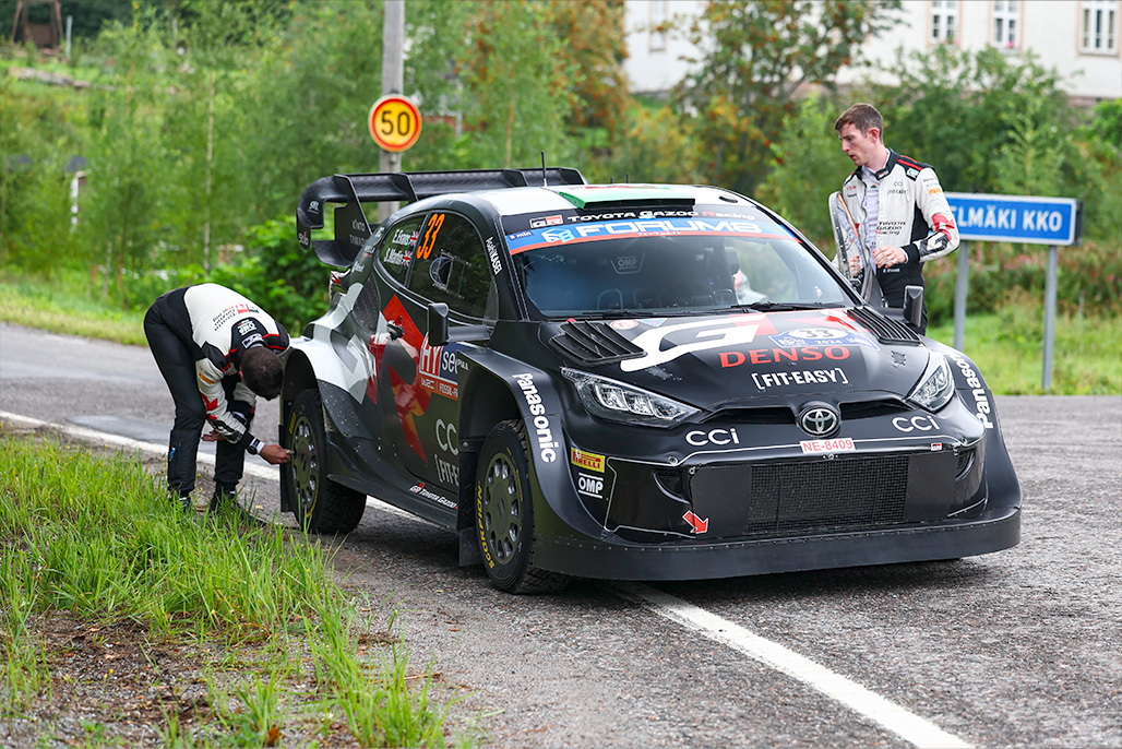 Car 33 (Elfyn Evans, Scott Martin)