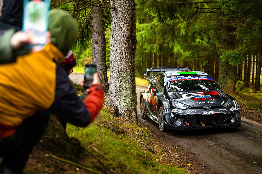 Car 33 (Elfyn Evans, Scott Martin)
