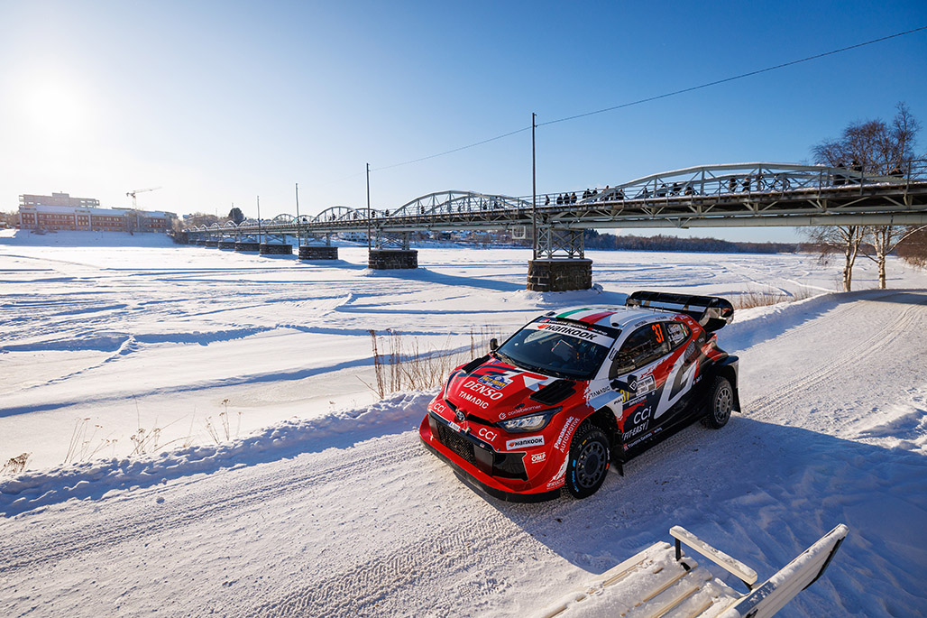 Car 37 (Lorenzo Bertelli, Simone Scattolin)