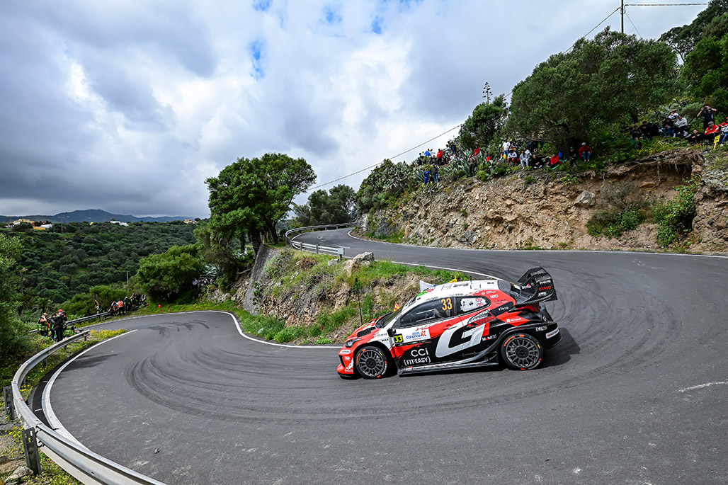 Car 33 (Elfyn Evans, Scott Martin)