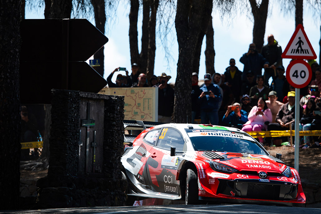 Car 33 (Elfyn Evans, Scott Martin)