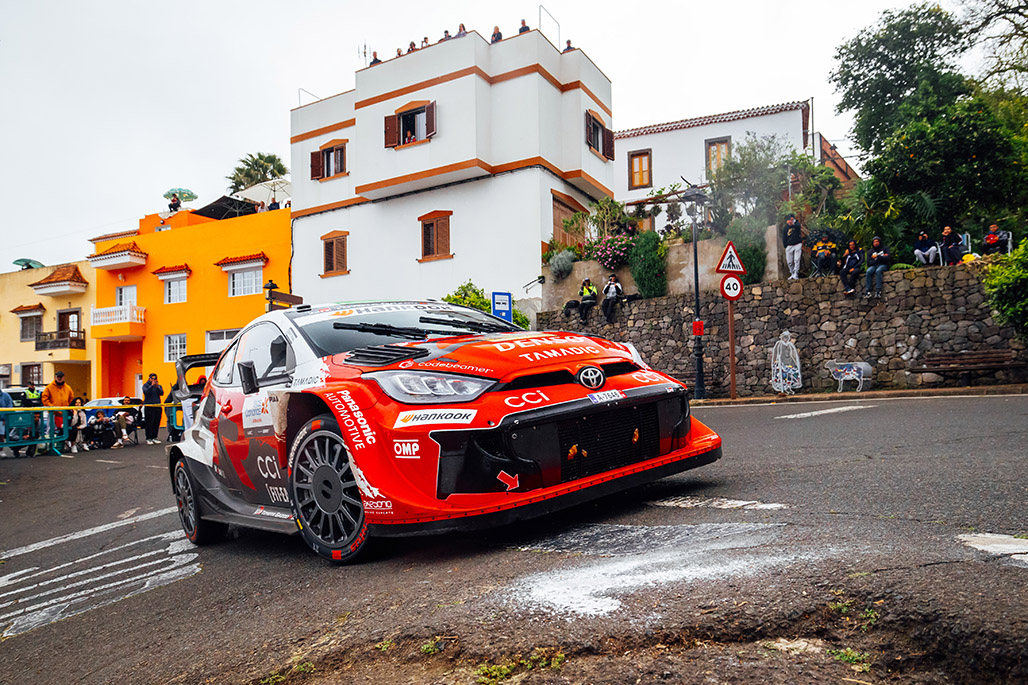 Car 33 (Elfyn Evans, Scott Martin)