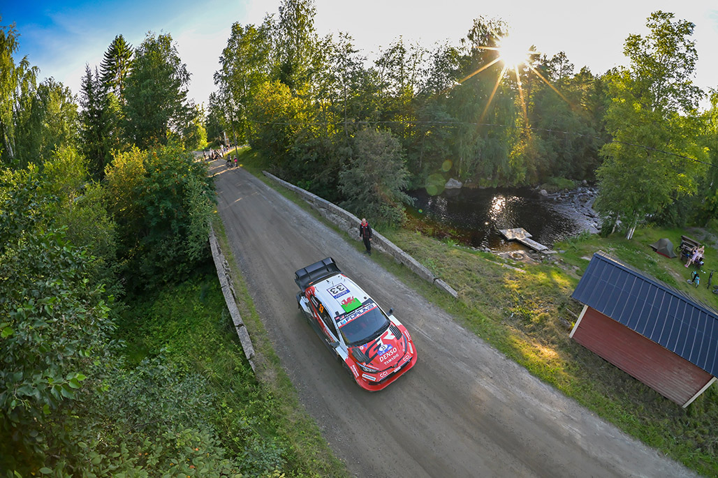 Car 33 (Elfyn Evans, Scott Martin)