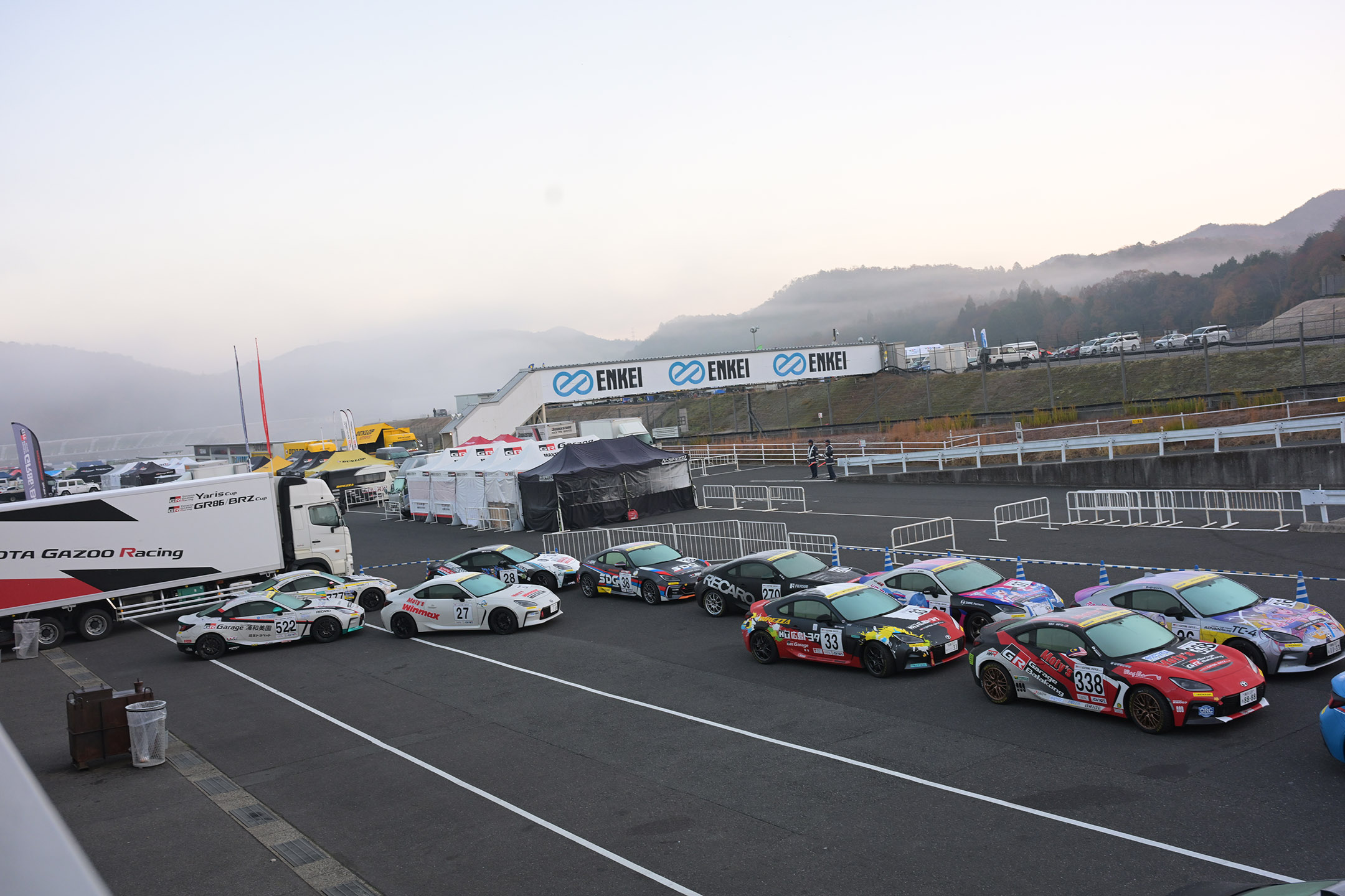 気温が下がった朝の岡山国際サーキット