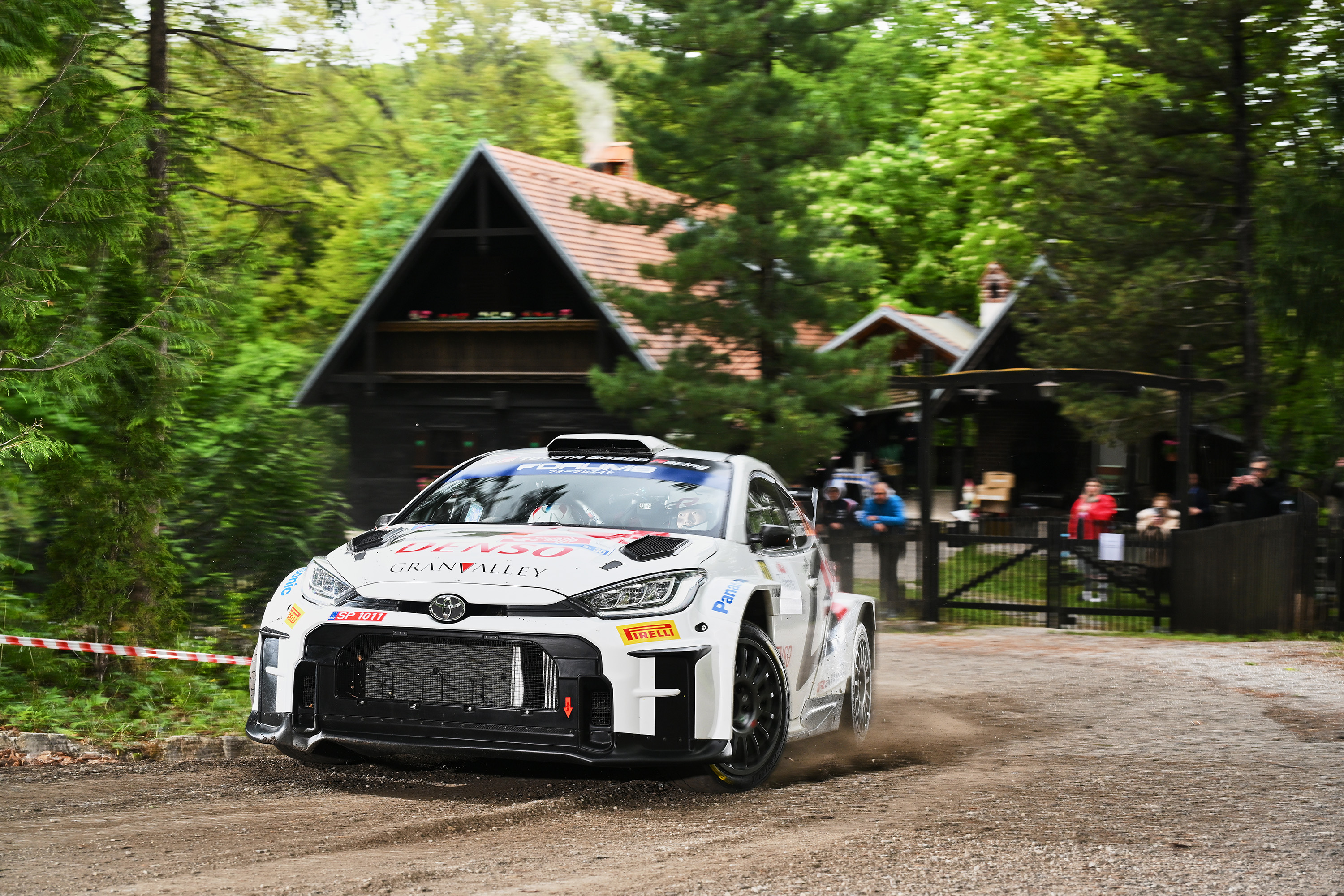 【小山】残り1早い者勝ち【新品未開封】Spark Control X プラズマライターとライトが1つに！USB充電で繰り返し使える【Sparkr