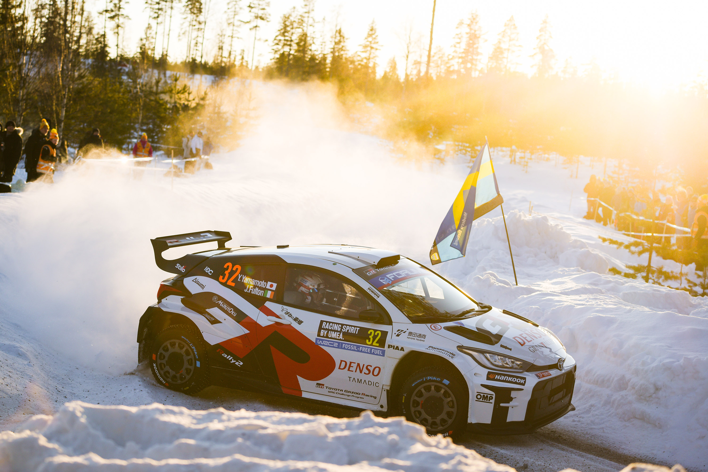 2期生の小暮と山本、3期生の後藤と松下がフルスノーイベントのラリー