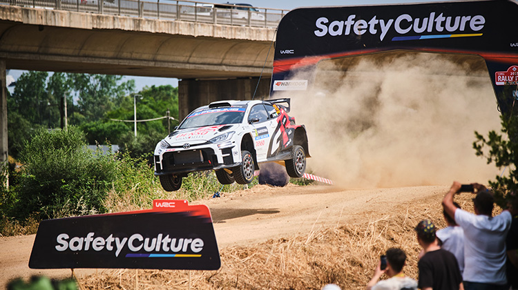 2期生小暮と山本がWRCラリー・イタリア サルディニアに出場、山本はRally2クラス11位で難関ラリーを走り切る