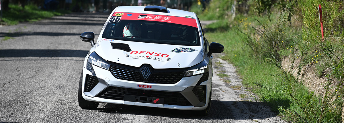 4期生の尾形、柳杭田とコ・ドライバーの前川、欧州で初めてのターマック戦を経験