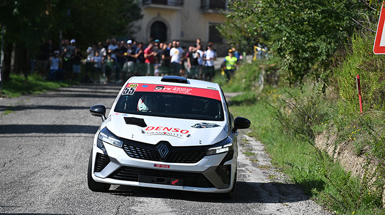 4期生の尾形、柳杭田とコ・ドライバーの前川、欧州で初めてのターマック戦を経験