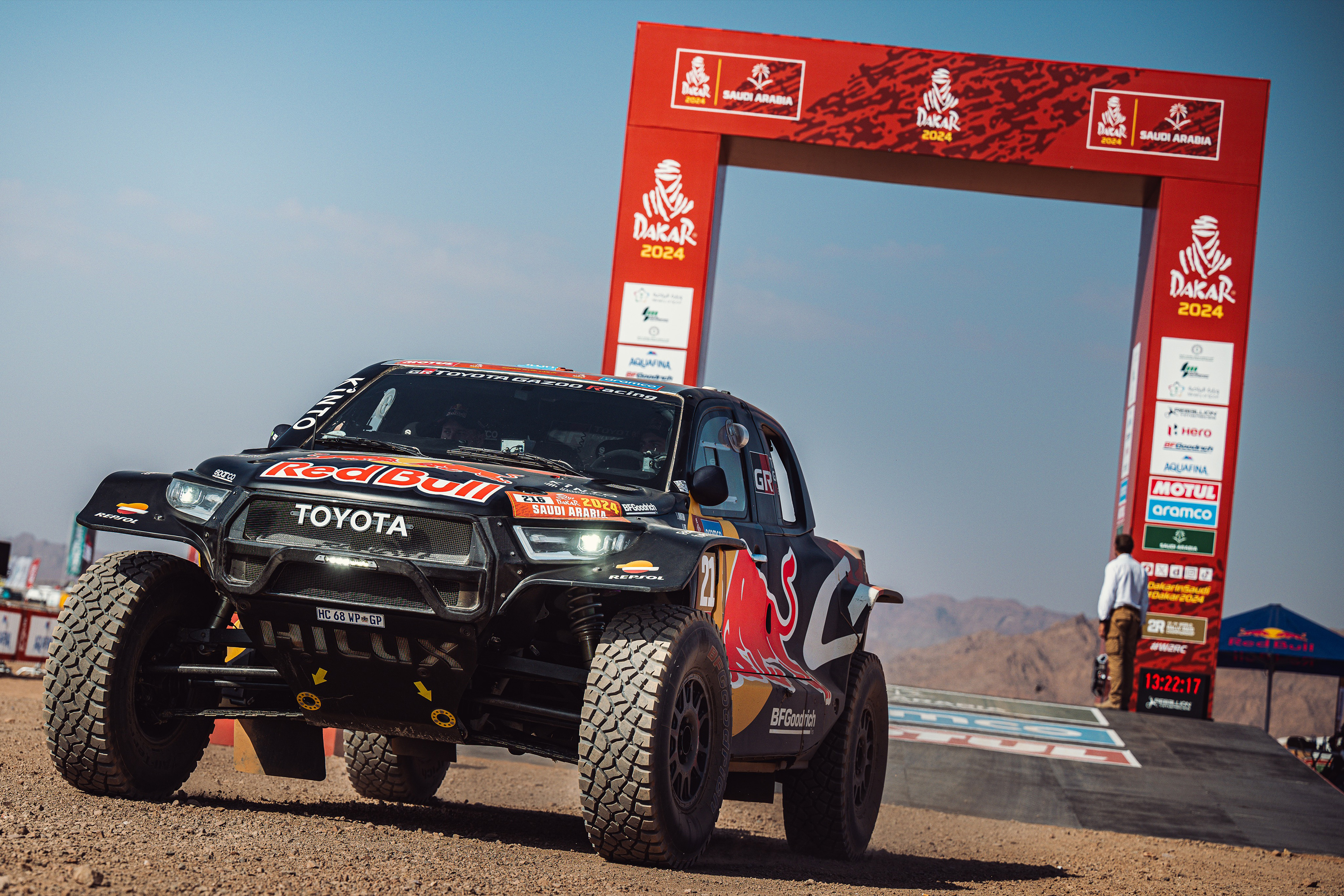 ダカールラリー2024スタート。ステージ3でTGRハイラックスが今大会初の