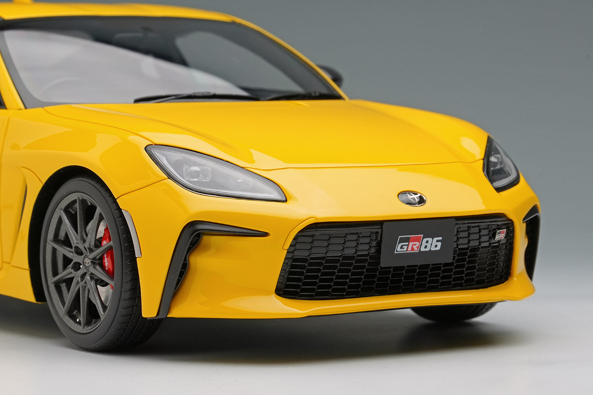 GR86 モデルカー 1/18  RZ “Yellow Limited”