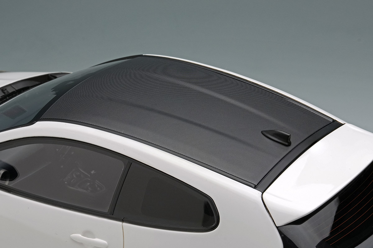 GR YARIS モデルカー