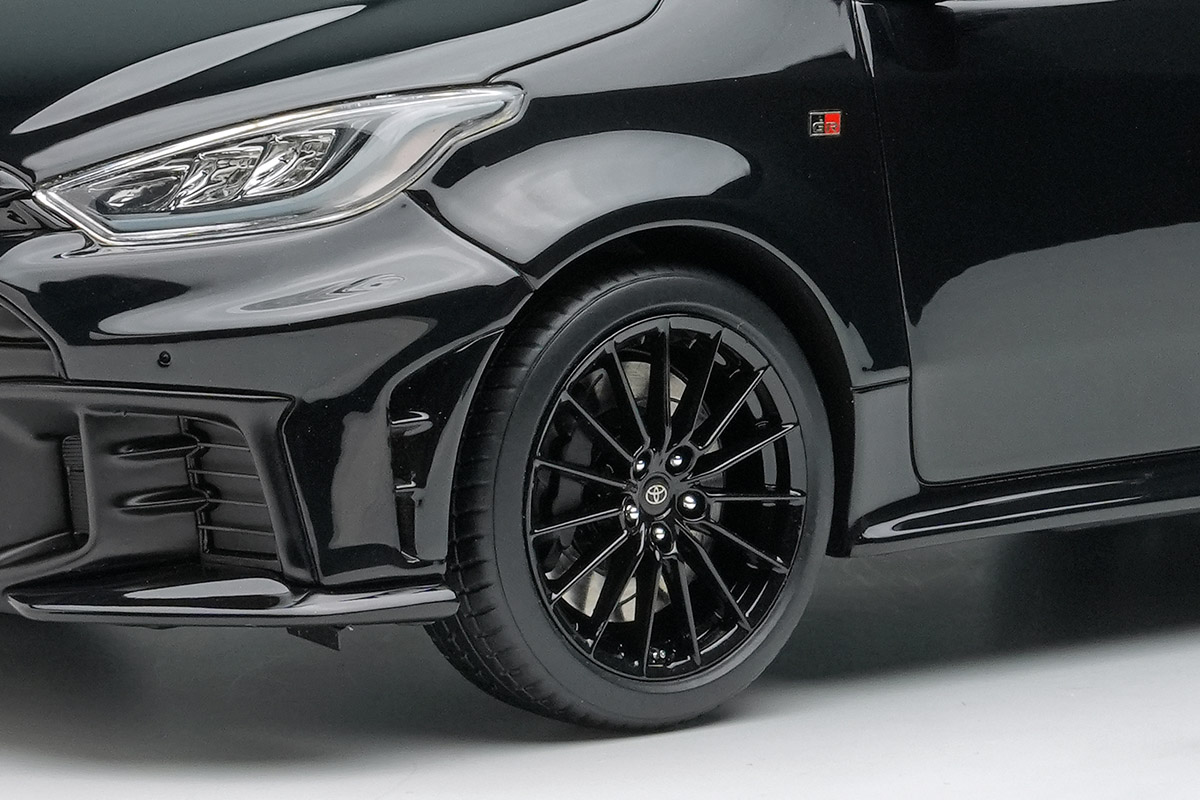GR YARIS モデルカー