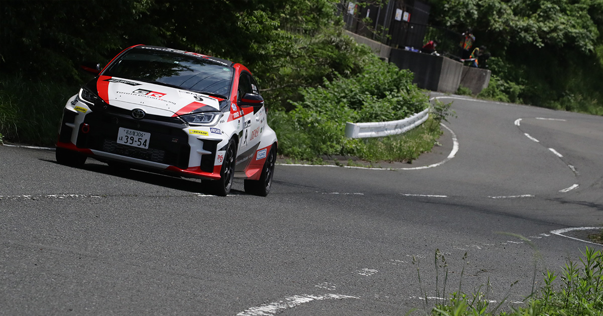 早くもシリーズ半ばを迎える全日本ラリー選手権、戦いの舞台は丹後半島のターマック林道