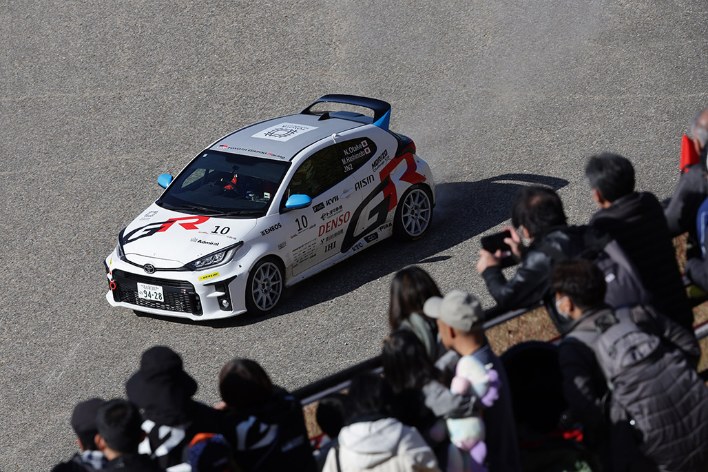 ファンを魅了する走りを披露した大竹直生/橋本美咲 派手なドリフトで会場を沸かせた