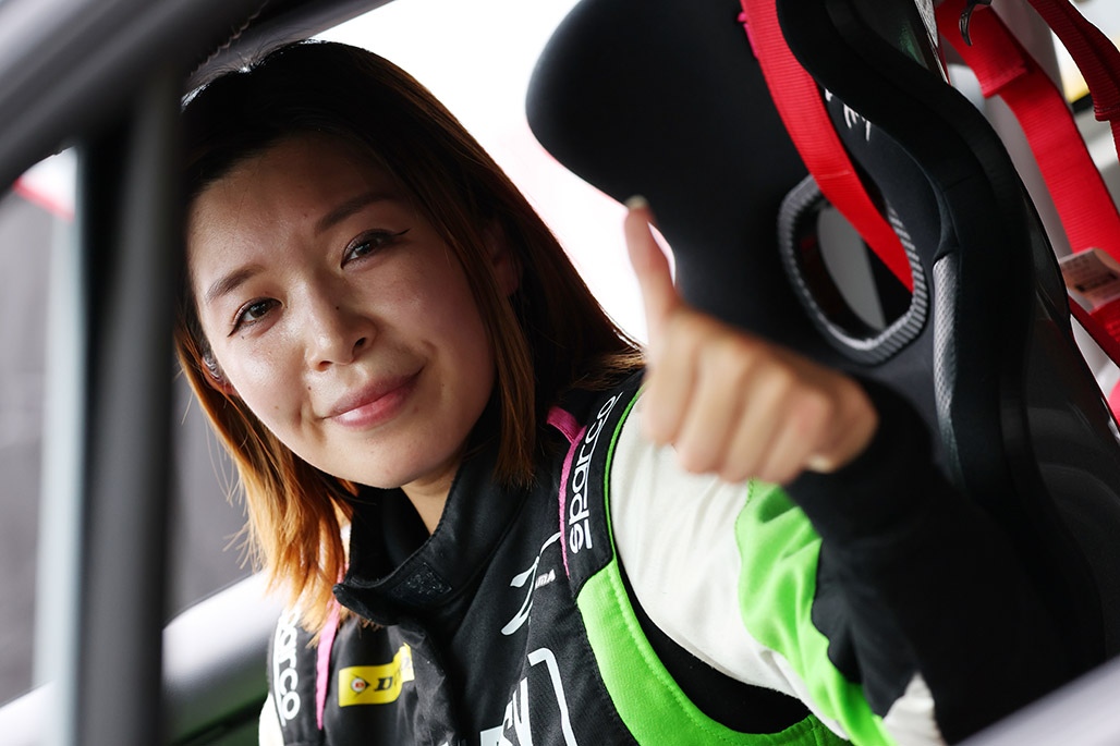 FIT-EASY Racing 関あゆみ選手