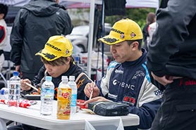 会場・人物