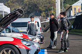 会場・人物