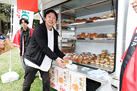 会場・人物