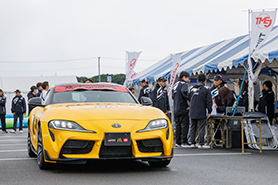 会場・人物