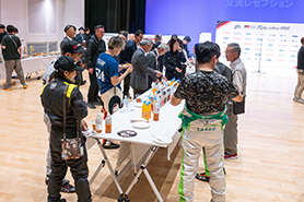 会場・人物