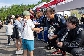 会場・人物