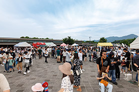 会場・人物