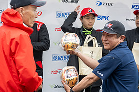 会場・人物