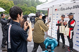 会場・人物