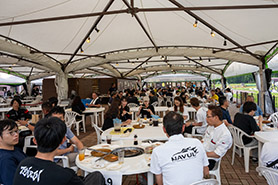 会場・人物