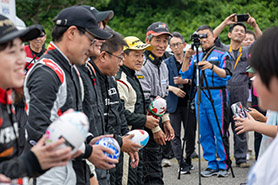 会場・人物