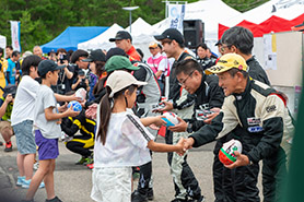 会場・人物