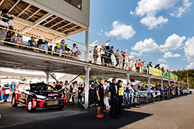 会場・人物
