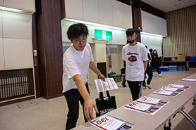 会場・人物