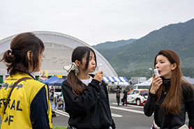 会場・人物