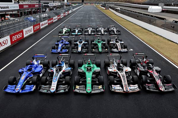 全9チームの14名がチャンピオンを目指す