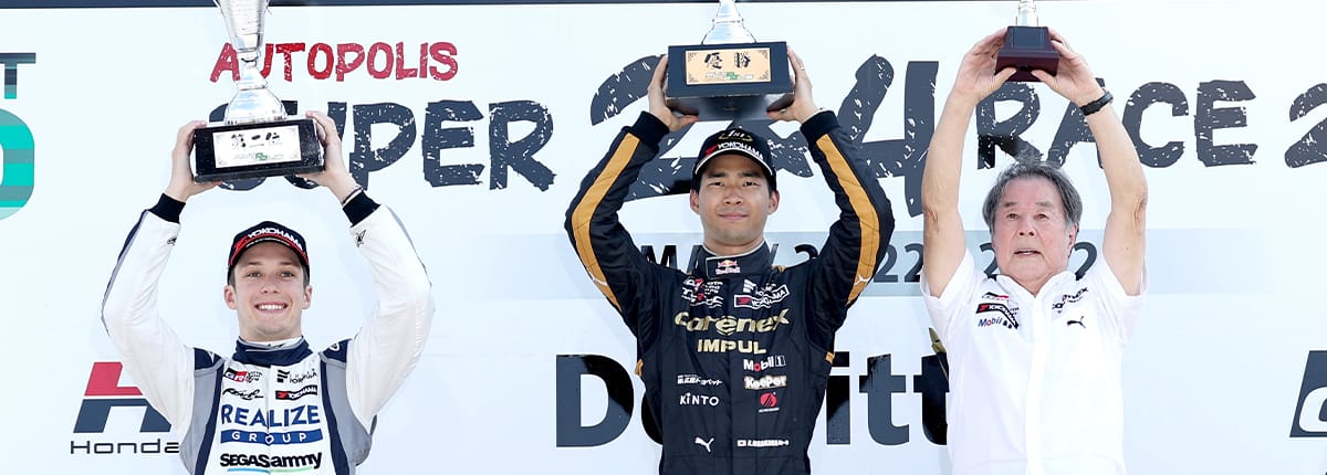 8番手スタートからの大逆転で平川が今季2勝目 フェネストラズが2位で今季2度目の表彰台獲得