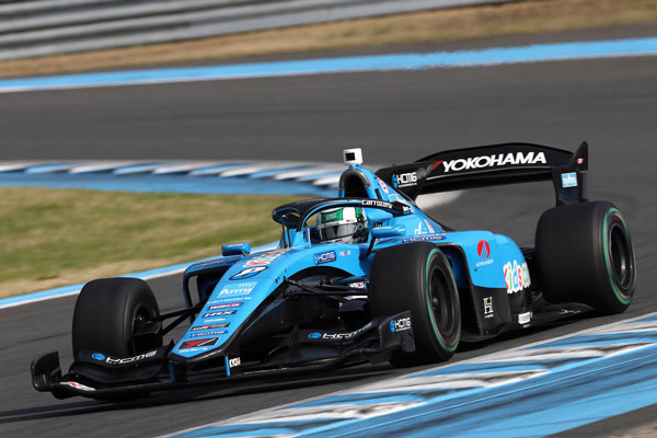 5位フィニッシュを果たした福住仁嶺（Kids com Team KCMG 8号車）