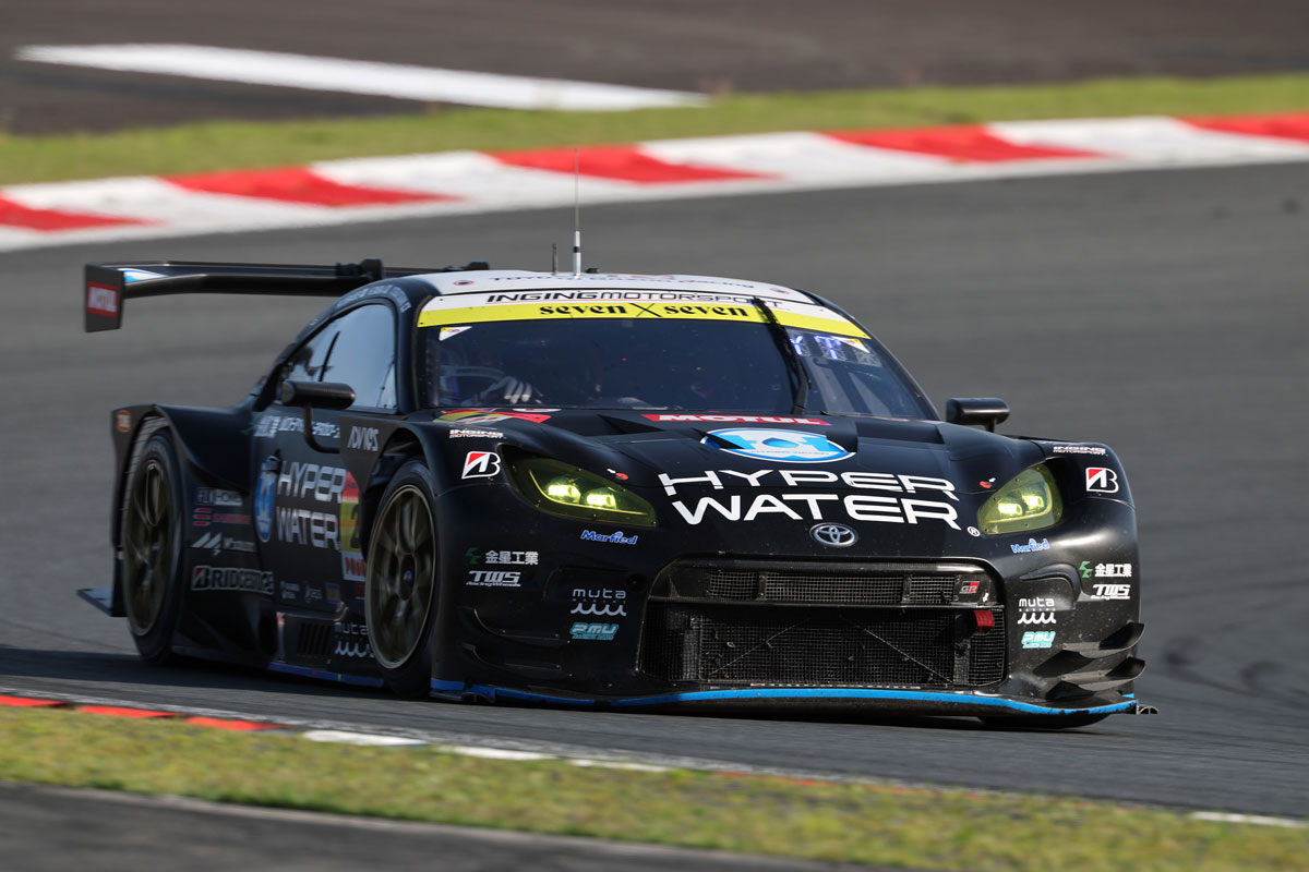3位フィニッシュを果たした堤優威/平良響/ト部和久組 HYPER WATER INGING GR86 GT 2号車