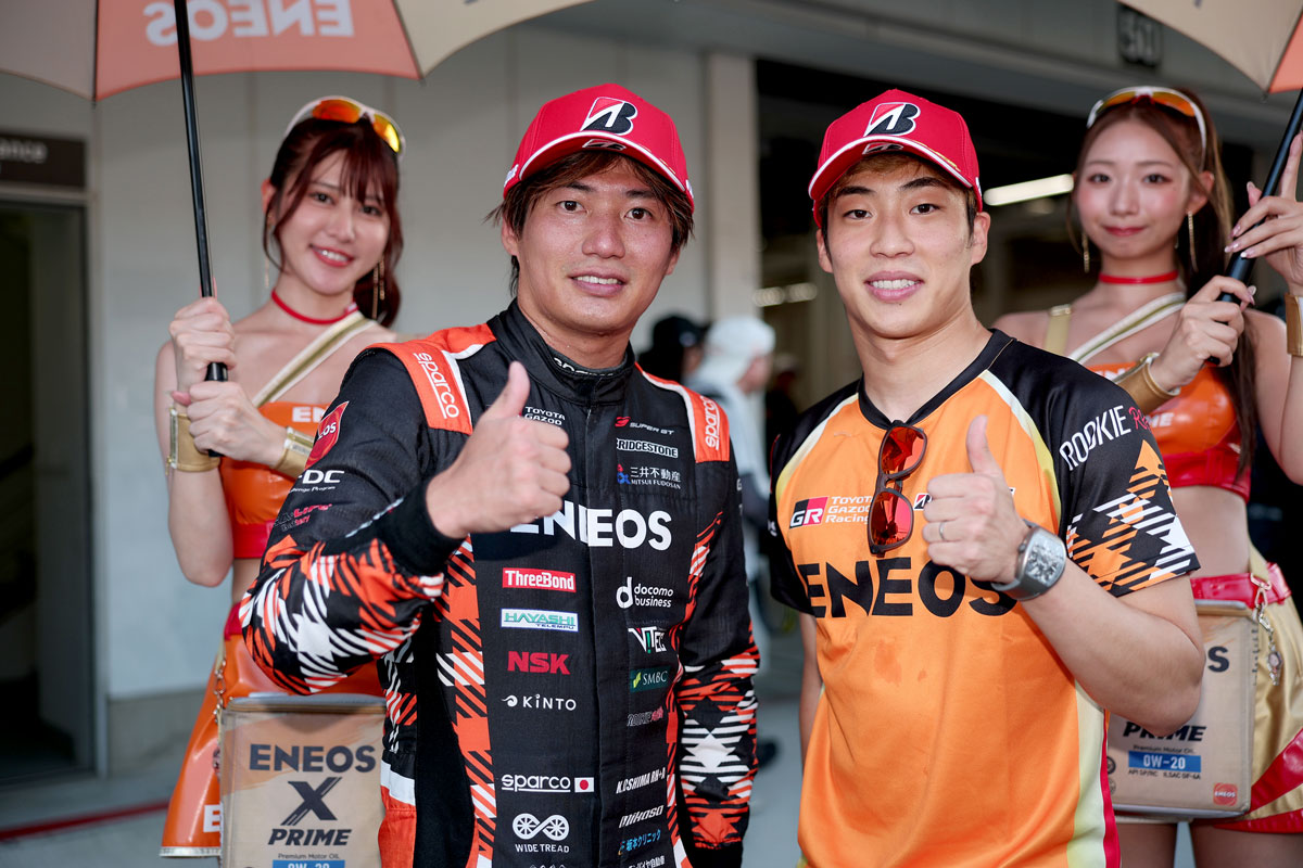 2位表彰台を獲得したENEOS X PRIME GR Supra 14号車の大嶋和也と福住仁嶺