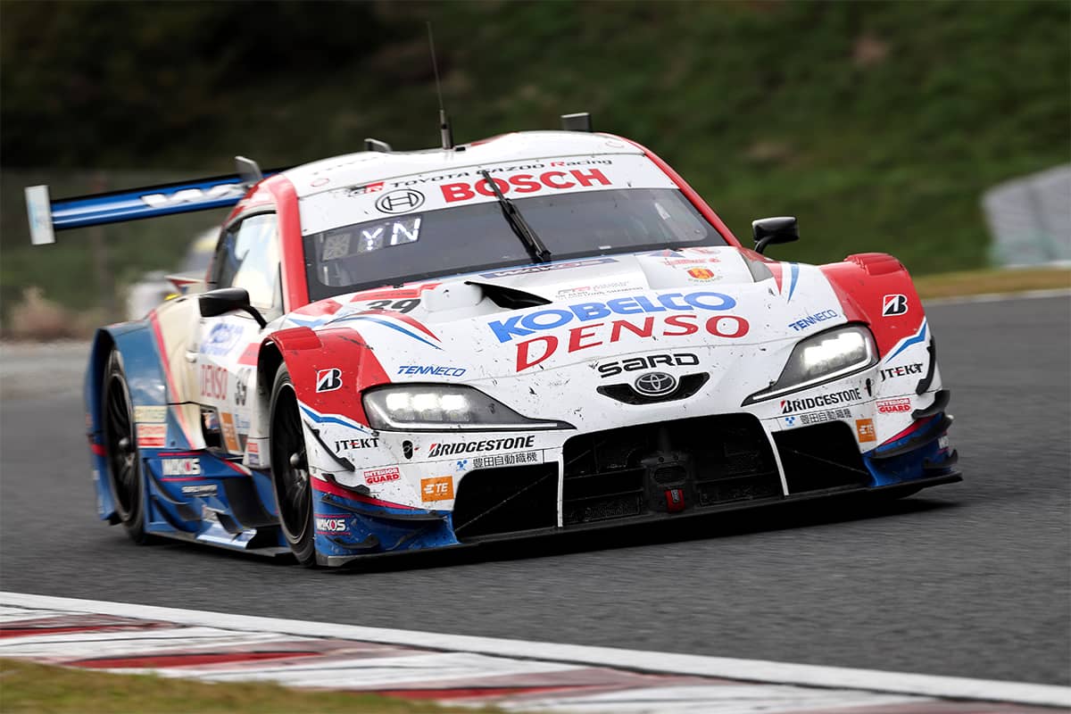 1位表彰台を獲得したDENSO KOBELCO SARD GR Supra 39号車（関口 雄飛／中山 雄一）