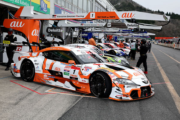 2番手グリッドを獲得したau TOM'S GR Supra 1号車（坪井翔／山下健太）