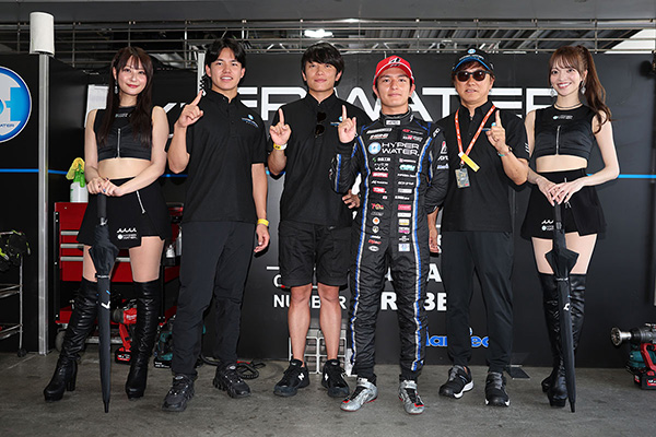 ポールポジションを獲得したHYPER WATER INGING GR86 GT 2号車（平良響）