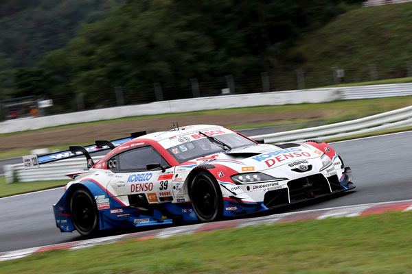 2番手グリッドを獲得したDENSO KOBELCO SARD GR Supra 39号車（関口雄飛／サッシャ・フェネストラズ）
