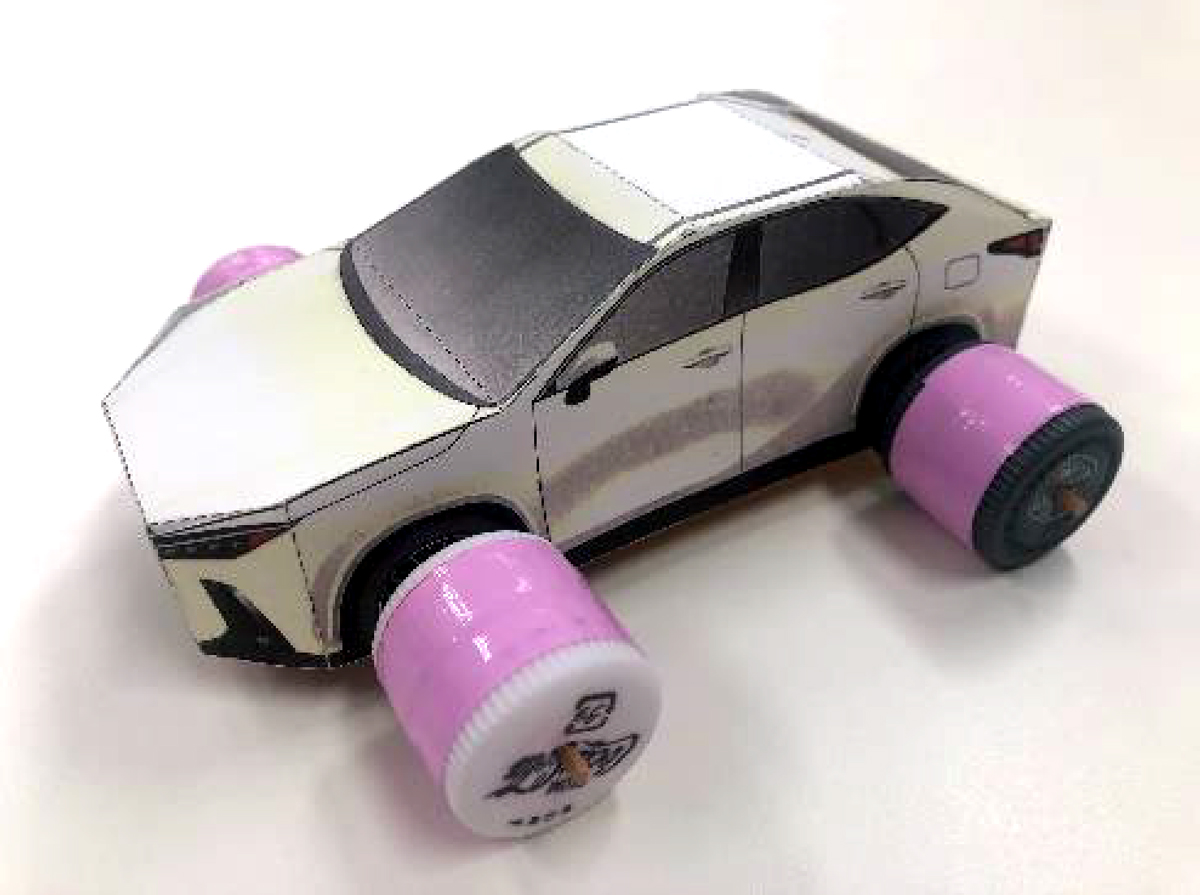 ゴム動力で走るクルマ工作